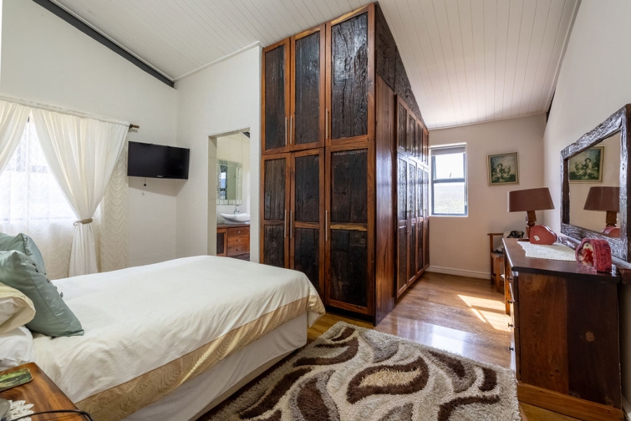 6 Bedroom Property for Sale in Stellenbosch Farms Western Cape